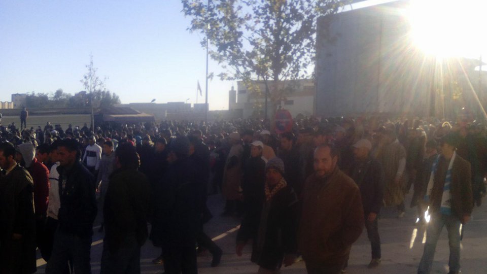 مسيرة سكان جرادة احتجاجا على ظروف وفاة شقيقين داخل منجم للفحم