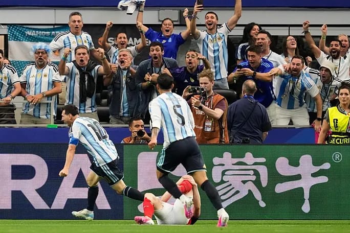 مونديال 2026: الأرجنتين إلى دور الـ32 بثنائية قياسية للأسطورة ميسي –